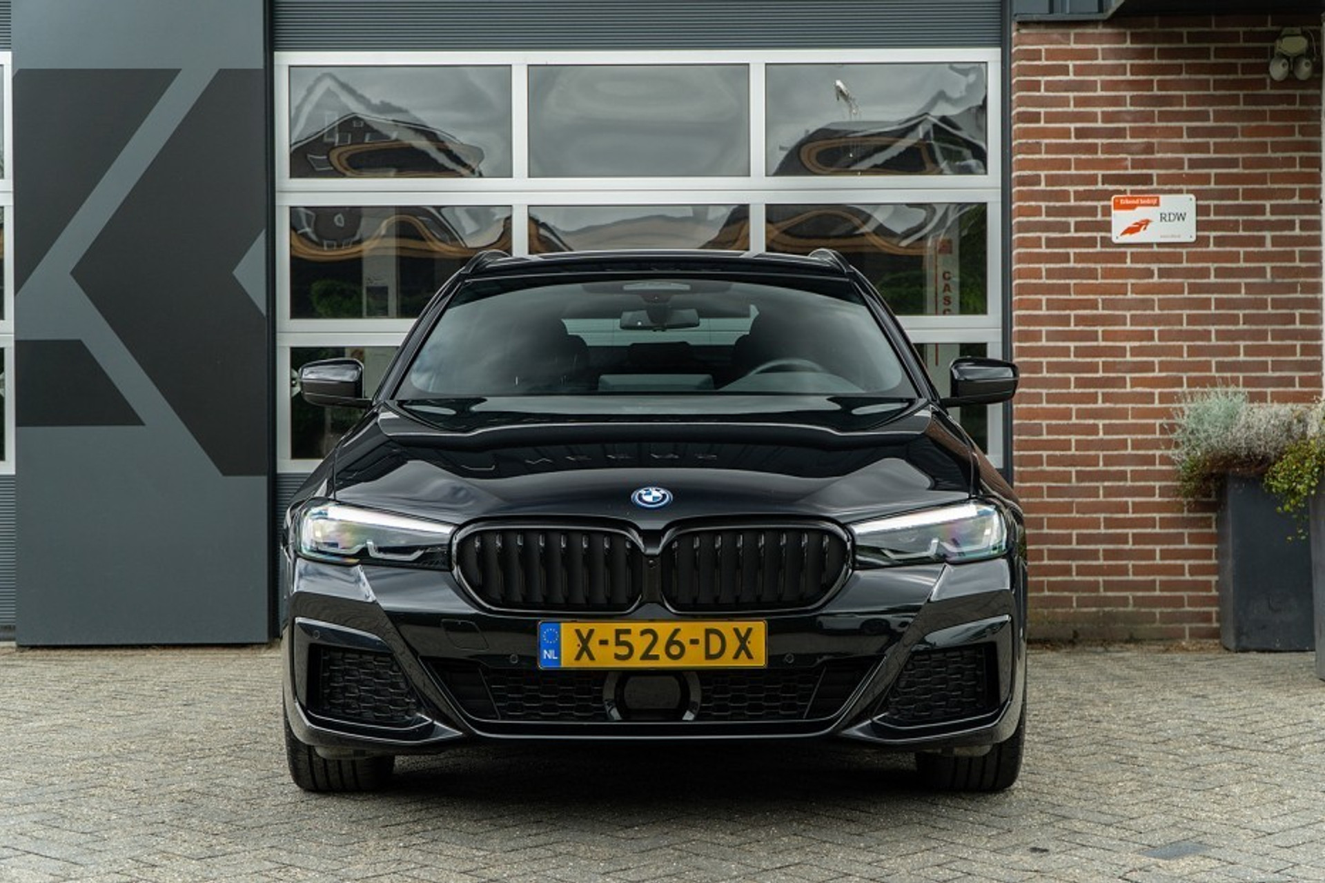 45339224-2.jpg